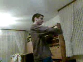 Max qui se ridiculise à la boxe