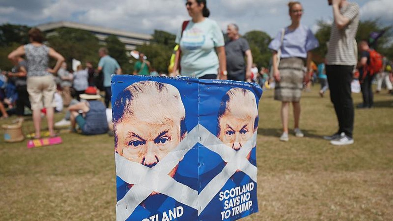 Trump in Schottland: Proteste auf Schritt und Tritt