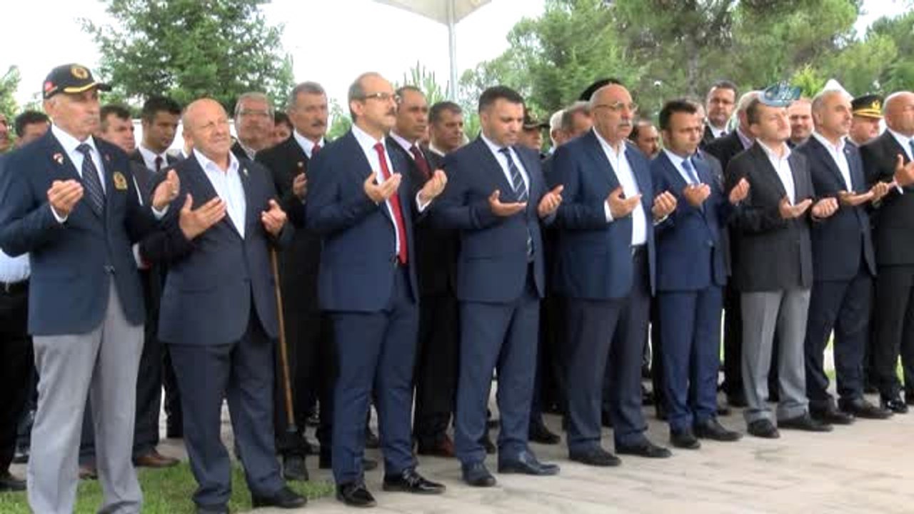 15 Temmuz Şehitleri İçin Garnizon Şehitliği'nde...