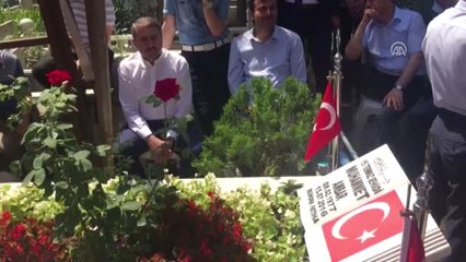 15 Temmuz Demokrasi ve Milli Birlik Günü - Şehit Muhammet Ambar Kabri Başında Anıldı - İstanbul