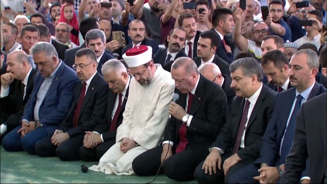 Erdoğan Şehitler İçin Kur'an-ı Kerim Okudu