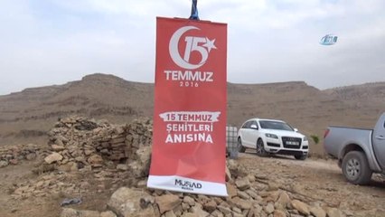 15 Temmuz Şehitlerini Paraşütle Atlayarak Andılar
