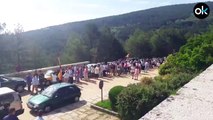 Cientos de personas protestan en el Valle de los Caídos por la exhumación de Franco