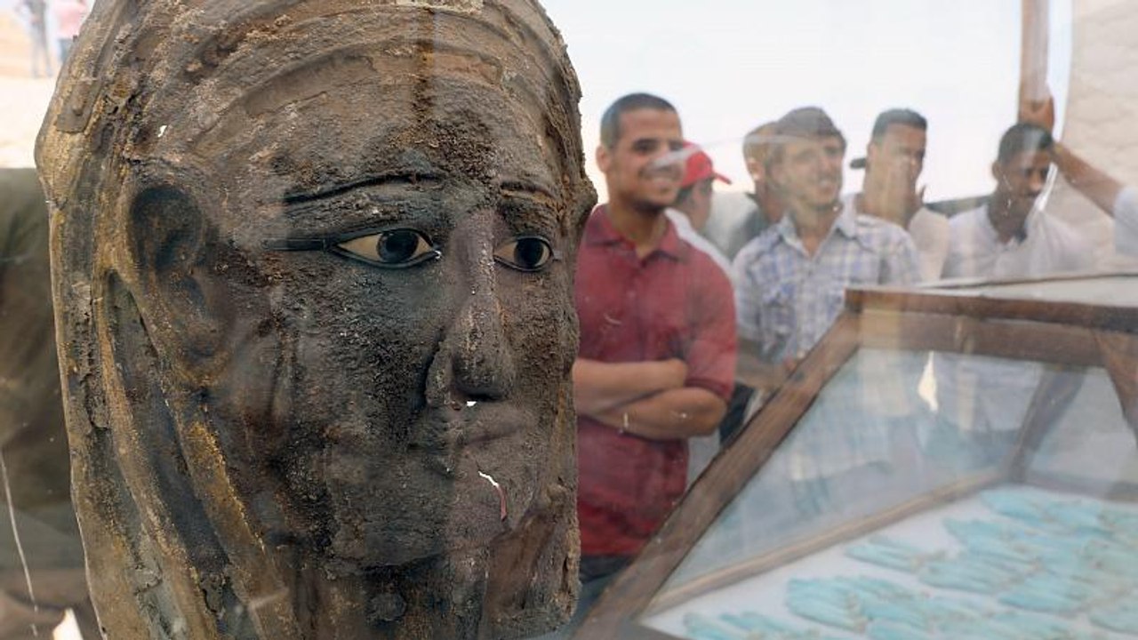 'Sensation': Forscher finden vergoldete Mumienmaske in Ägypten