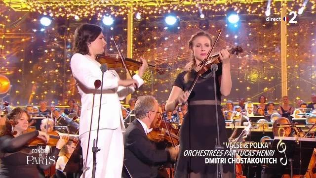 VIDEO. Au Concert de Paris, la robe transparente d'une violoniste laisse apparaître sa culotte et fait le buzz