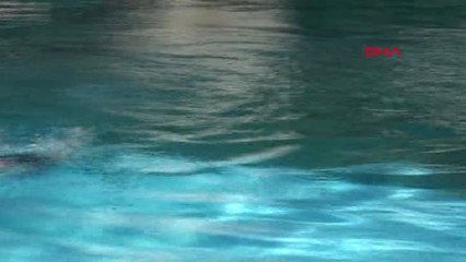 Kayseri Develi'de Halk, 400 Yıllık Havuzda Serinliyor