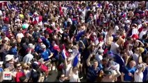 Paris : La fan zone du Champ de Mars filmée du dessus, frissons garantis