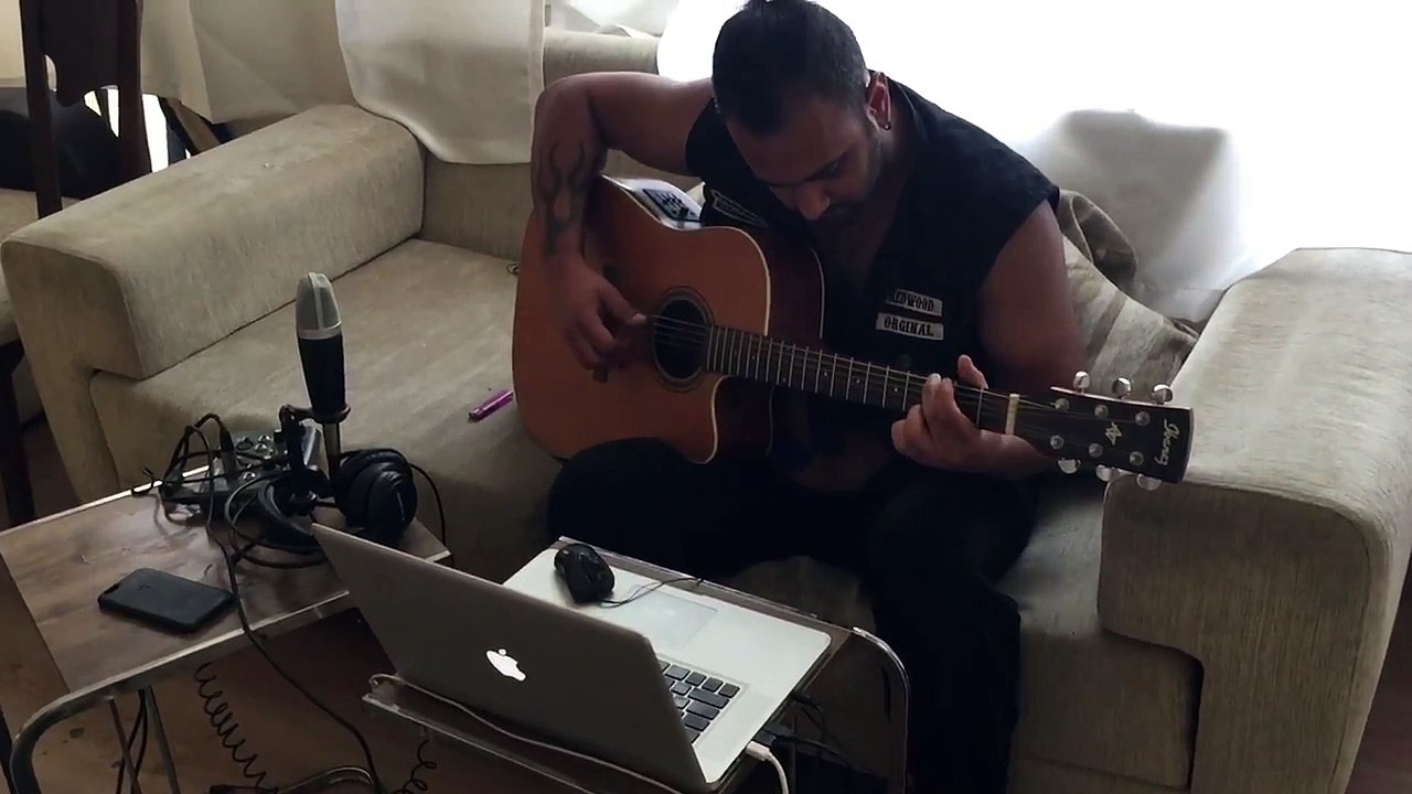 Tracy Chapman Cover Fast Car - (Internet Love) Live Performance