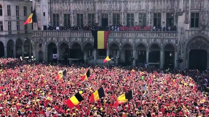 Les Diables mettent l'ambiance sur la Grand-Place de Bruxelles