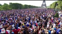 France - Croatie : La fan zone du Champ-de-Mars fête (bruyamment) l'ouverture du score