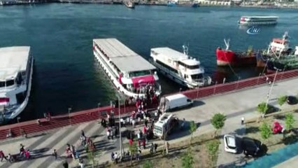 Vatandaşların Teknelerle 15 Temmuz Şehitler Köprüsü'ne Akını Havadan Görüntülendi