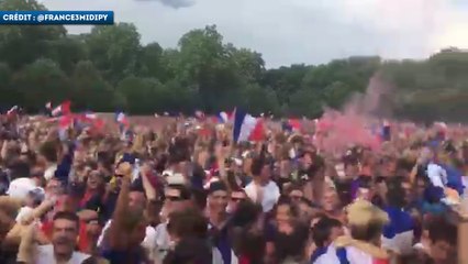 Explosions de joie dans les fans zones