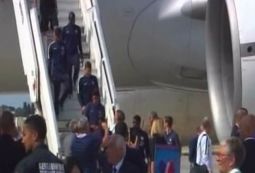 Selección francesa nuevo Campeón del Mundo aterrizó en Francia