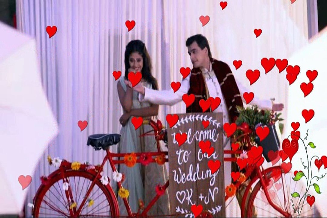 Best Pre Wedding Photoshoot Creative Ideas & Tips, Pre Wedding Photoshoot Whatsapp Status #7