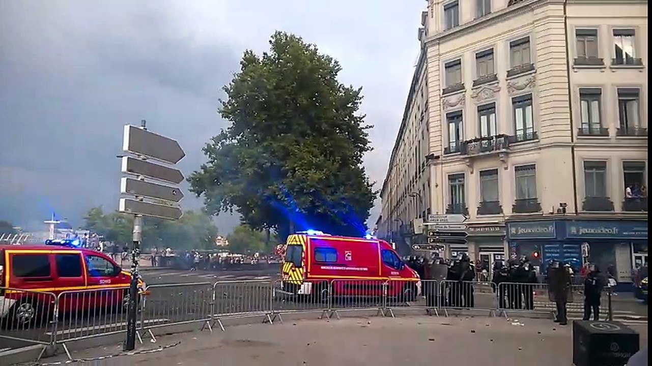 Incidents après la victoire des Bleus