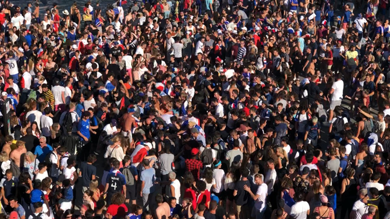 Coupe du monde. Du monde, du monde, du monde...