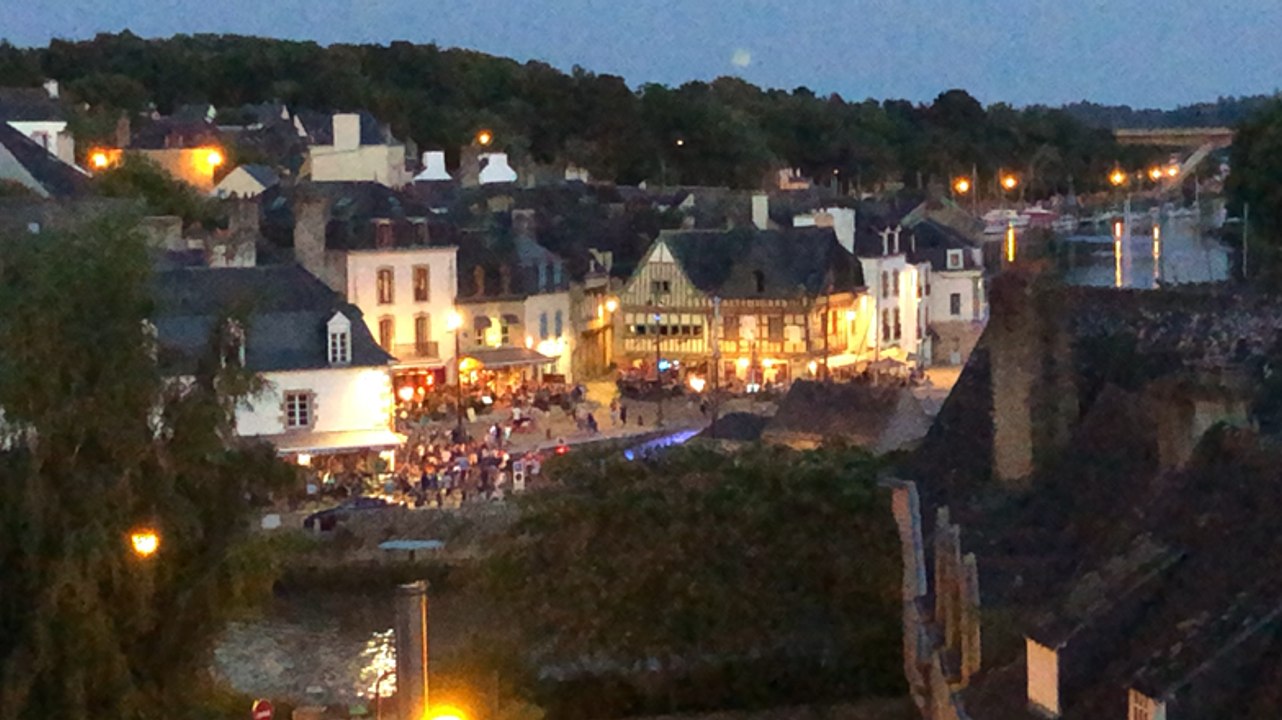 À Saint-Goustan, les supporters fêtent la victoire