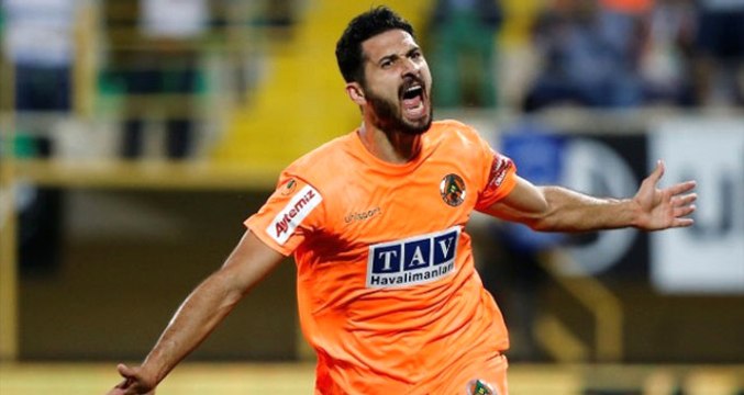 Alanyaspor Teknik Direktörü Mesut Bakkal: Emre Akbaba Takımdan Ayrılmak İstiyor