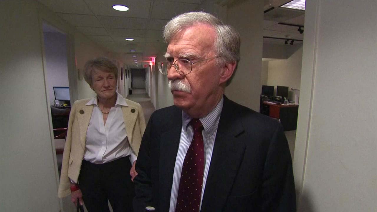 백악관 앙금에 CNN 출연 취소된 볼턴 "러 요원 무더기 기소는 오히려 좋은 패" / YTN