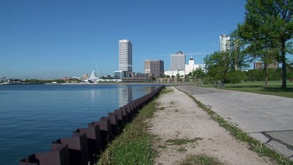 Milwaukee, Wisconsin featuring Walter Beasley
