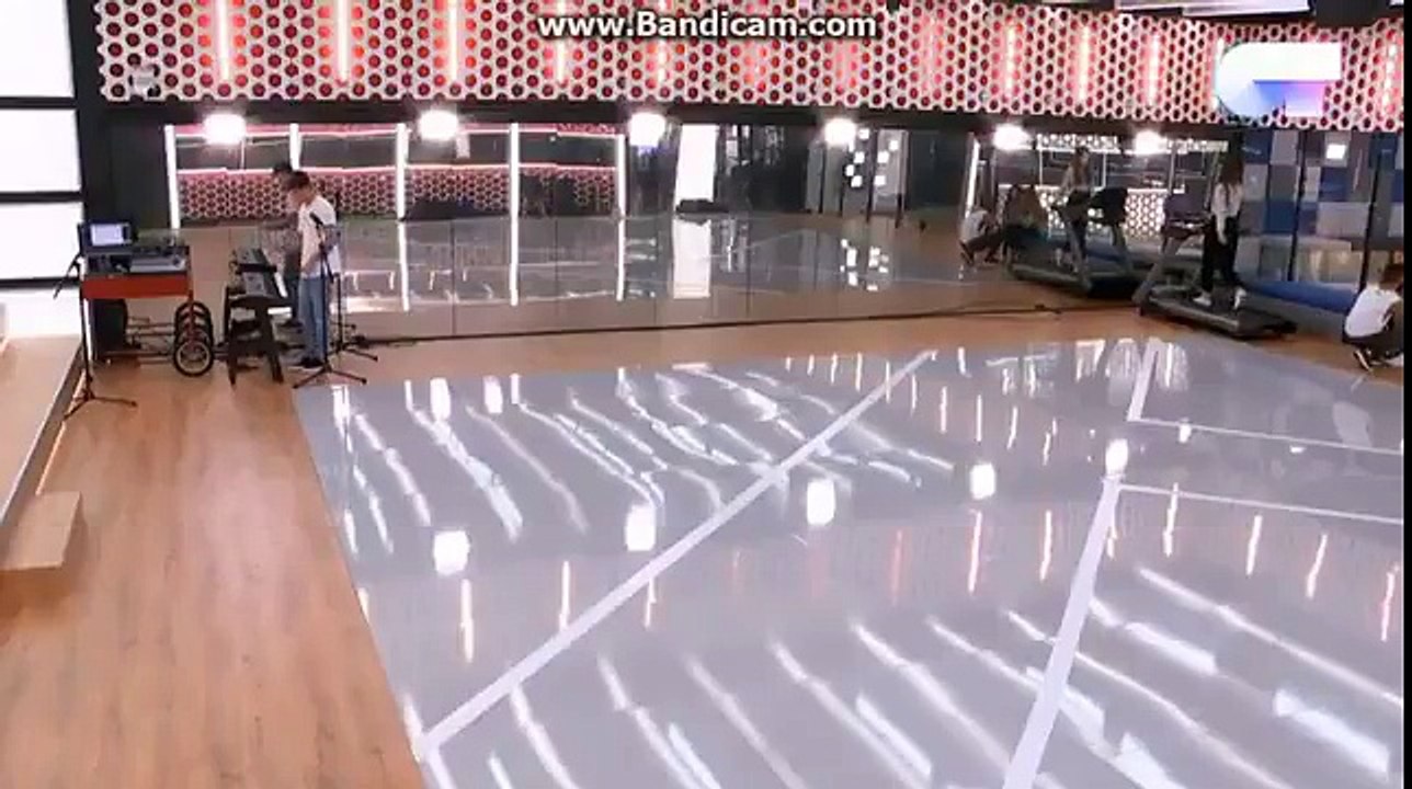 Alfred y Amaia jugando| OT 2017 |
