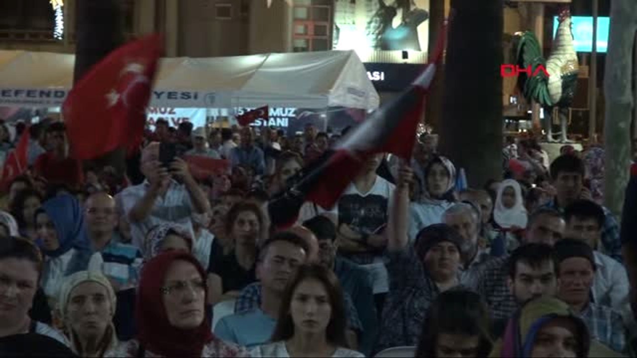 Denizlililer, 15 Temmuz Delikliçınar Şehitler Meydanı'nı Doldurdu