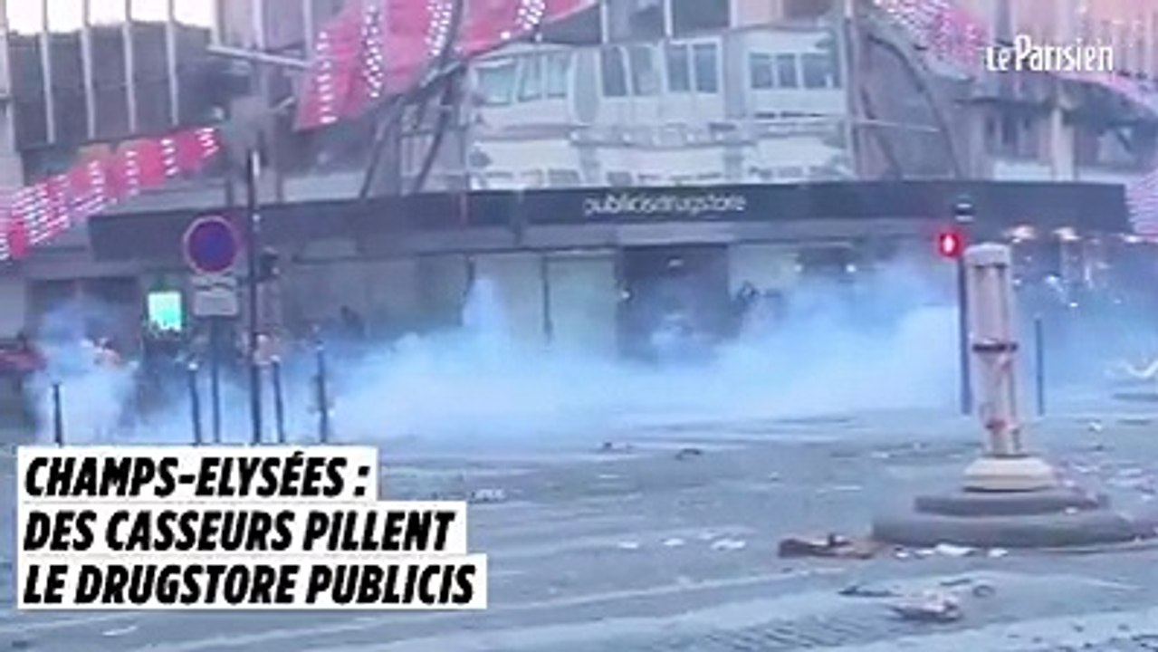 Mondial: Des casseurs pillent le Drugstore Publicis à Champs-Elysées !