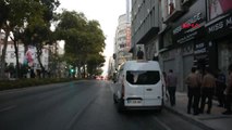 İzmir İş Merkezinin Bodrumunda Ceset Bulundu