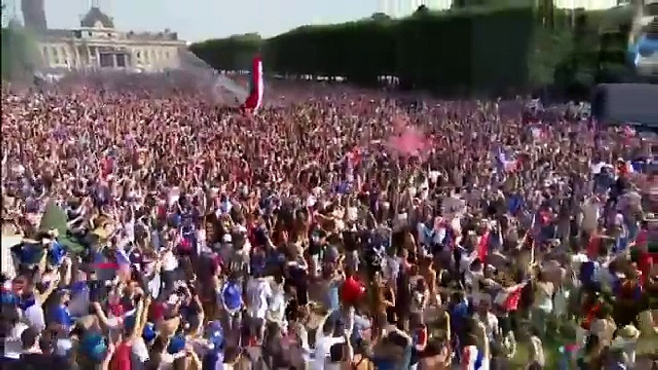 RÉACTION DE FOLIE A CHAUD, FRANCE CHAMPIONNE DU MONDE !