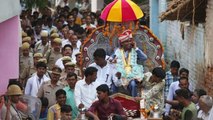 Kasganj : Dalit’s marriage procession takes place amidst police protection | Oneindia News