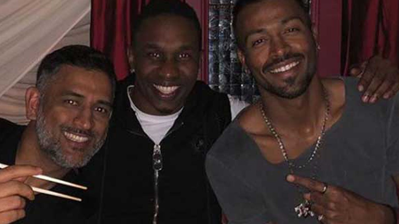 Dwayne Bravo Dines With 'Brothers' MS Dhoni and Hardik Pandya