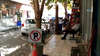 Mahallenin Maskotu 'Arap' İçin Taziye Köşesi Yaptılar