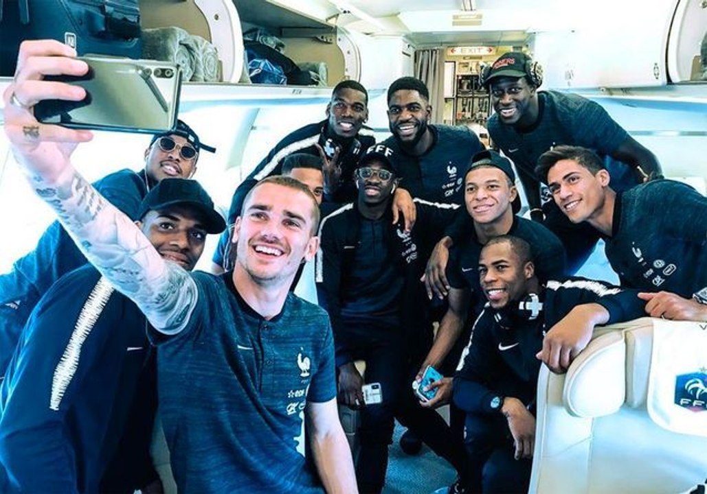 Les coulisses de la victoire des Bleus qui chantent N'Golo Kanté !