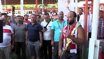 Başpehlivan Okulu, altın kemeri şehitlere hediye etti - EDİRNE