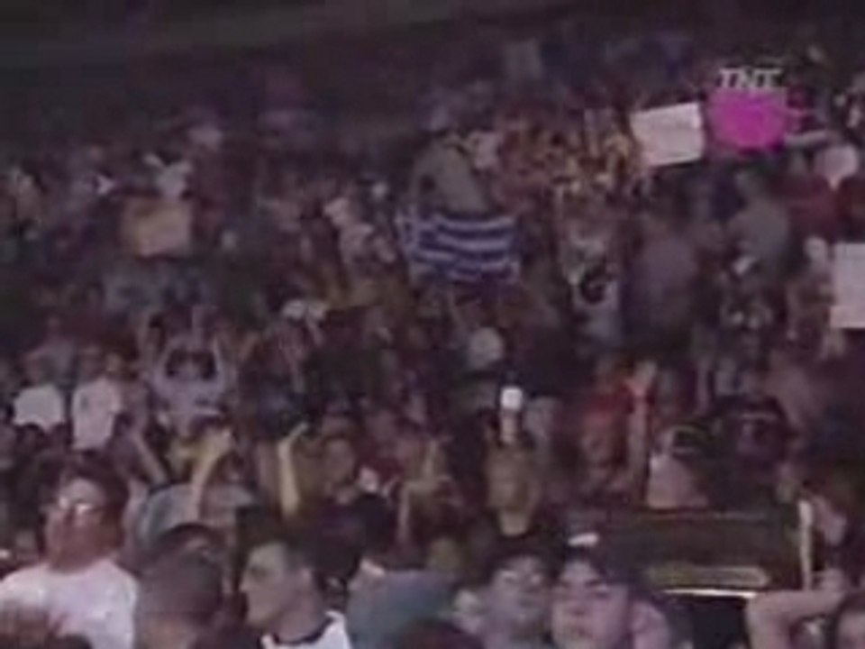 Bret Hart tempts Stevie Ray to the nWo