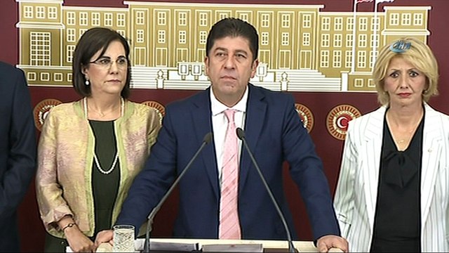 CHP'de Olağanüstü kurultay için imza süreci başladı