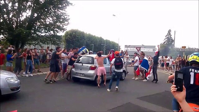 La joie après la victoire des Bleus à Saint-Just-Saint-Rambert