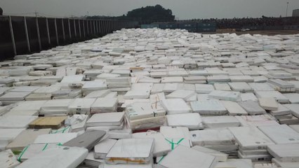 라돈 매트리스 처리 원점?...적재 현장 해체가 '최선' / YTN