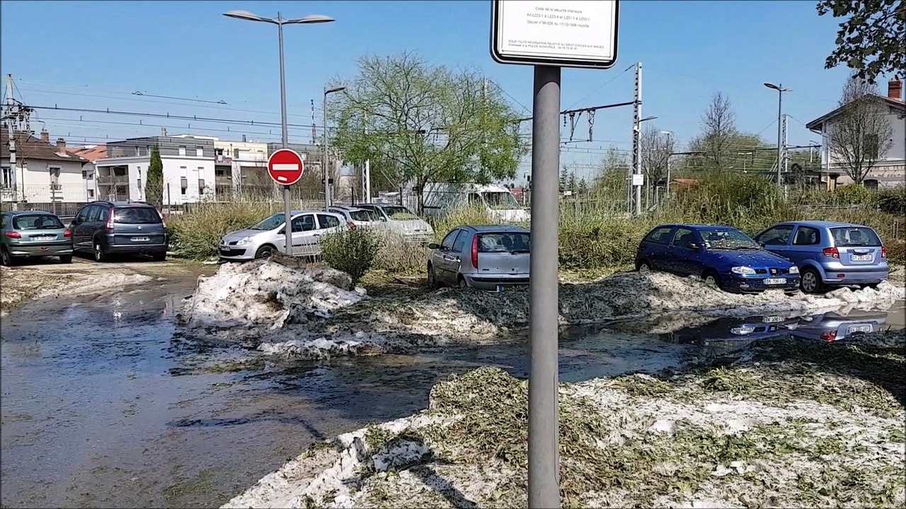 Feyzin sous la grêle