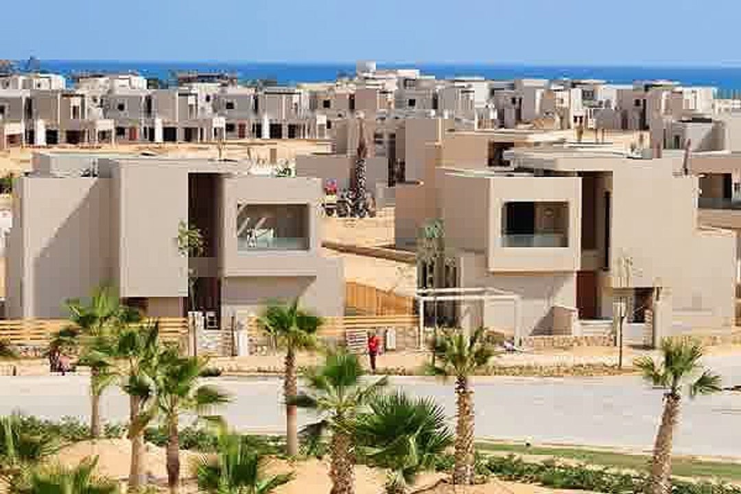 للبيع  شاليه في هاسيندا باي  الساحل الشمالي