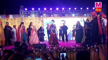 बनारस में दूल्हे संग नाची सपना चौधरी    Sapna Choudhary ने साड़ी में लगाए जोरदार ठुमके