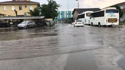 Sakarya'da Sağanak Yağış Su Baskınlarına Neden Oldu