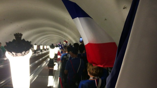 Les français dans le métro à Moscou avant la finale de la coupe du monde