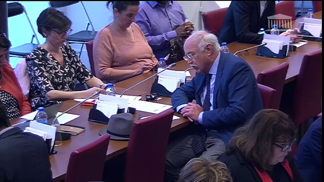 Commission des affaires sociales : Table ronde sur l’accompagnement des personnes en fin de vie