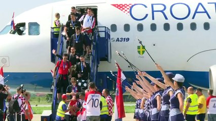 Seleção croata é recebida com festa