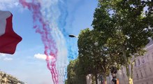 Les Bleus champions du monde : la Patrouille de France a salué les héros
