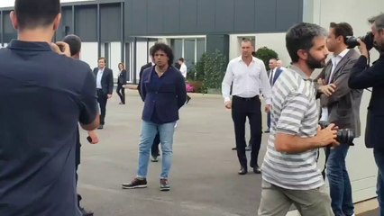 Cristiano Ronaldo arrives to JMedical acclaimed by the fans