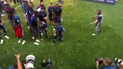 N'Zonzi urges France stars to let N'Golo Kante take picture