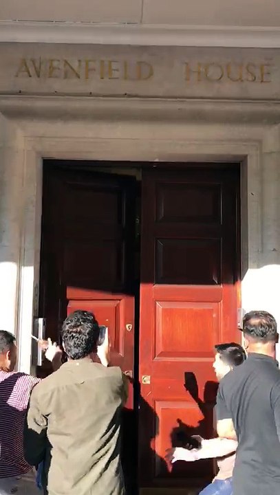 Avenfield House Under Attack
