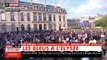 Emmanuel Macron s'adresse au Bleus sur les marches de l'Elysées: 